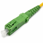 Оптический патч-корд E2000/UPC-APC симплекс одномодовый OS2 с защитной шторкой для FTTH и ЦОД, 2.0/3.0 мм