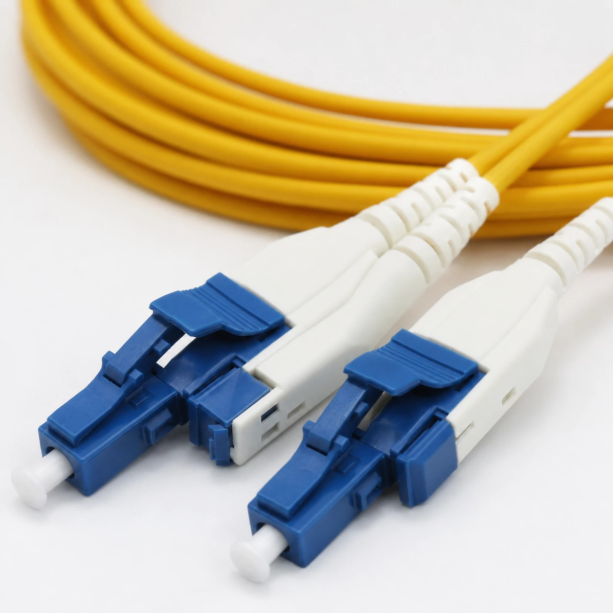 Патч-корд оптический Uniboot LC/UPC-LC/UPC дуплексный одномодовый G.657A1, LSZH, 2.0мм, с Push-Pull и переключаемой полярностью, для ЦОД и FTTH